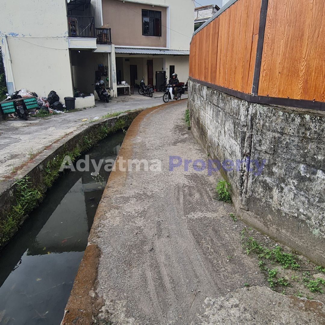 DIJUAL RUMAH DAN KOST OMSET BELASAN JUTA PERBULAN DI DEPOK SLEMAN