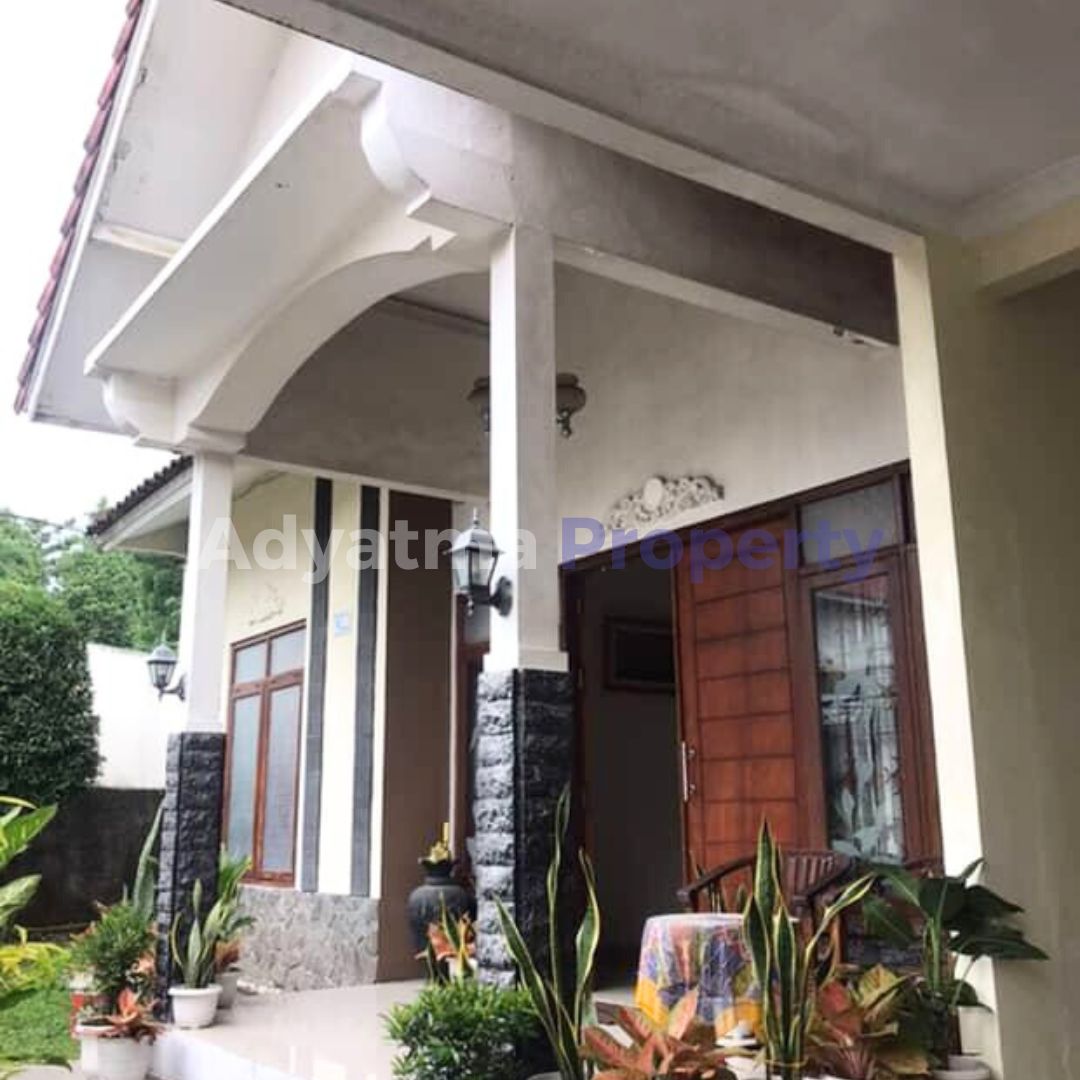 DIJUAL RUMAH TINGGAL SIAP HUNI DEKAT DENGAN JALAN KALIURANG BELAKANG KAMPUS UNIVERSITAS ISLAM INDONESIA