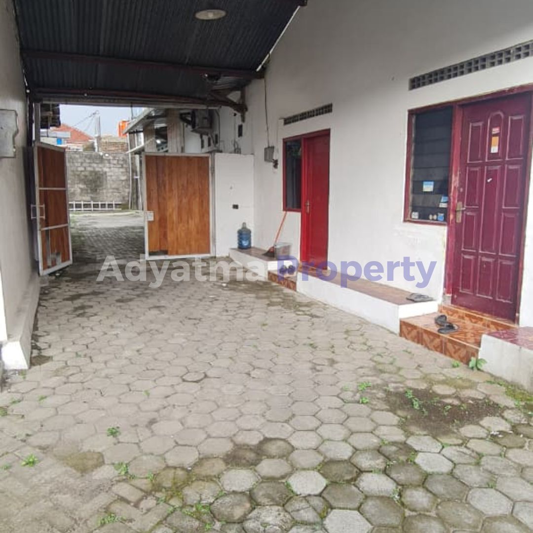 DIJUAL RUMAH DAN KOST OMSET BELASAN JUTA PERBULAN DI DEPOK SLEMAN